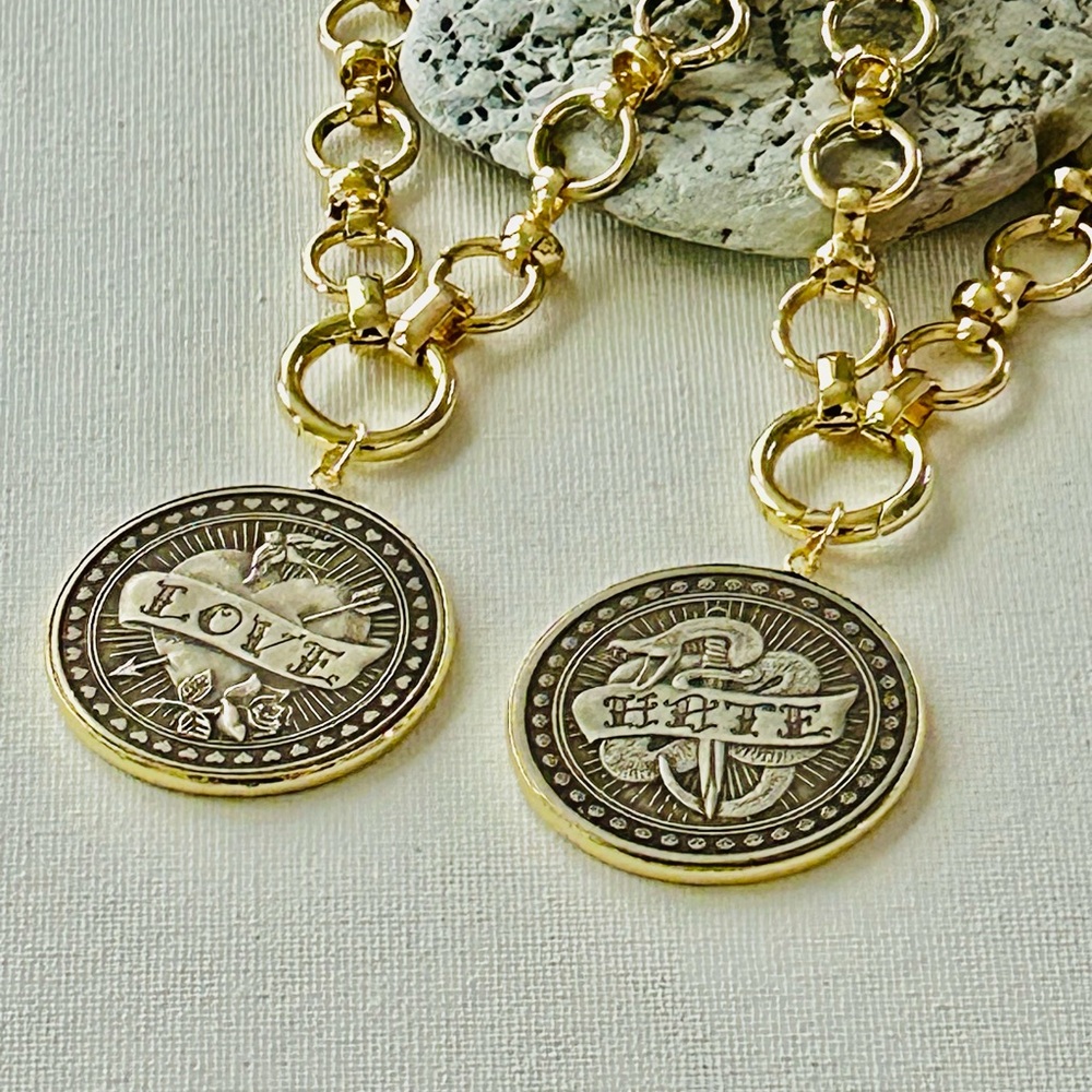 LOVE HATE Gold Silver Replica Coin Medallion Chain Necklace